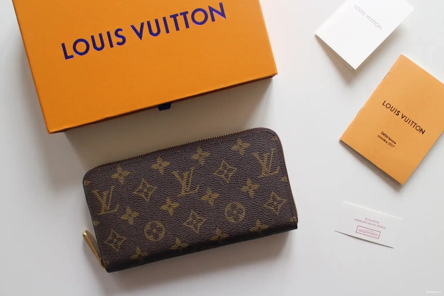 First bag ru WALLET LOUIS VUITTON ZIPPY 0516